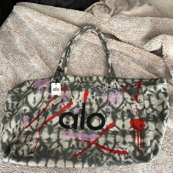 Alo Yoga Tote - Picture 1 of 2